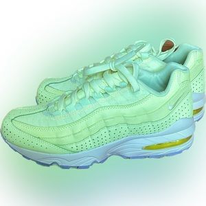 Nike AirMax 95 Citron Size 6Y